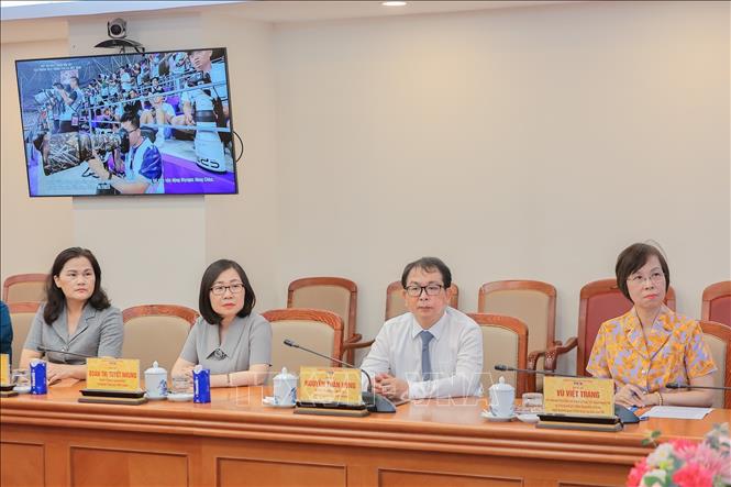 Các đại biểu tham dự buổi lễ. Ảnh: Lê Đông - TTXVN