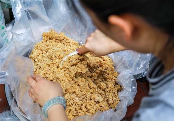 Rượu nếp - thức quà không thể thiếu trong ngàBet88013 com nổ hũt Đoan Ngọ. Ảnh: Khánh Hoà - TTXVN