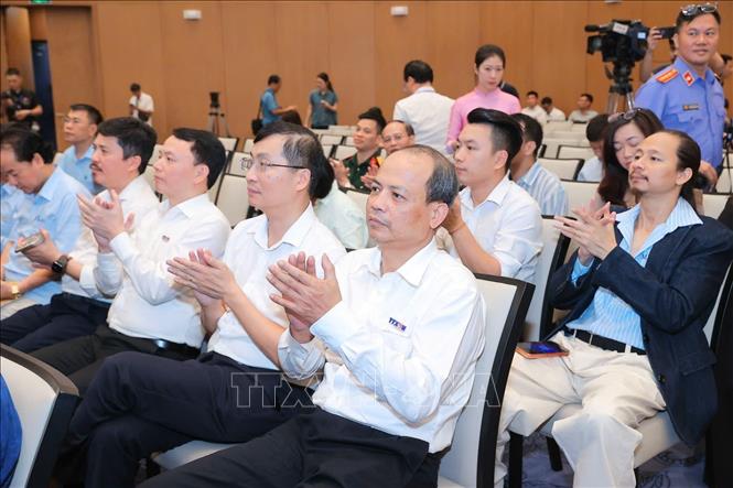 Các đại biểu dự khai trương chuyên trang thông tin 