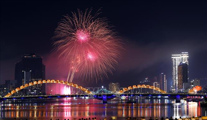 Màn trình diễn pháo hoa của đội Ma Cao (Trung Quốc). Ảnh: Trần Lê Lâm - TTXVN