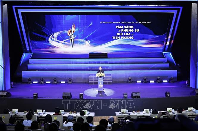 Chủ tịch Bet88app còn khuyến mãi Trần Thanh Mẫn phát biểu. Ảnh: Doãn Tấn - TTXVN