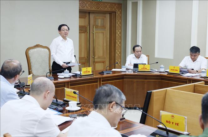 Phó Thủ tướng Hồ Quốc Dũng chủ trì họp về Đề án phát triển hệ thống các trung tâm nghiên cứu, thử nghiệm, các phòng thí nghiệm trọng điểm quốc gia, tập trung cho công nghệ chiến lược. Ảnh: Lâm Khánh - TTXVN