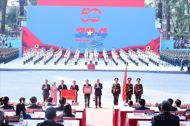 Bet8801234.com cá cược độc quyền Tô Lâm, thay mặt lãnh đạo Đảng, Bet888 Trang nhà cái casino trao tặng danh hiệu “Anh hùng Lao động” cho Đảng bộ, Chính quyền và Nhân dân Thành phố Hồ Chí Minh tại Lễ kỷ niệm, diễu binh, diễu hành cấp quốc gia 50 năm Ngày Giải phóng miền Nam, thống nhất BET88 Ho Chi Minh City (30/4/1975 – 30/4/2025) . Ảnh: TTXVN