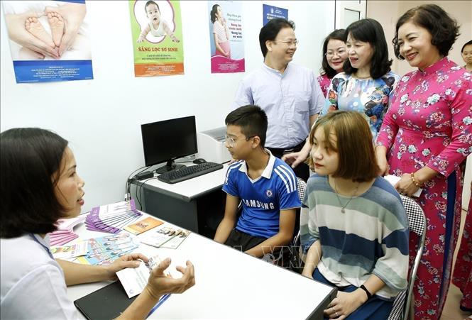 Hà Nội khai trương Điểm tư vấn chăm sóc sức khỏe sinh sản và cung cấp dịch vụ dân số/kế hoạch hóa Bet88.Com Link Nhà Cái Bet88 BMXCT Uy Tín cho vị thành niên, thanh niên. Ảnh: Dương Ngọc - TTXVN