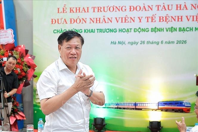 Ông Đỗ Xuân Tuyên, Thứ trưởng Bộ Y Tế tham dự lễ khai trương đoàn tàu Hà Nội - Phủ Lý. Ảnh: Phạm Tuấn Anh - TTXVN