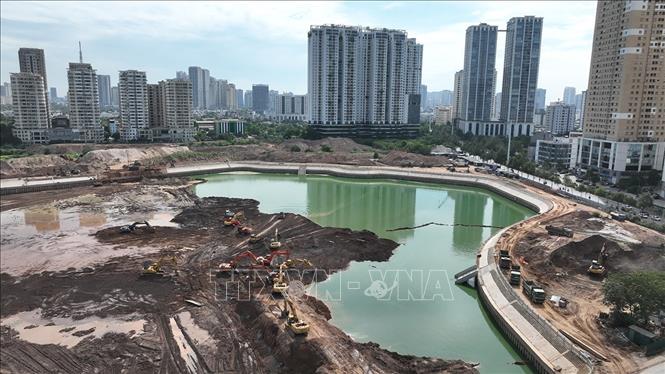 Dự đầu tư xây dựng hồ đầu mối Mễ Trì (hồ Đồng Bông), phường Đại Mỗ, có quy mô khoảng 12ha, với tổng mức đầu tư 601.764 triệu đồng, đến nay cơ bản đã hoàn thành. Ảnh: Vũ Sinh - TTXVN