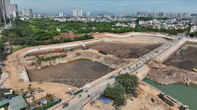 Dự đầu tư xây dựng hồ đầu mối Mễ Trì (hồ Đồng Bông), phường Đại Mỗ, có quy mô khoảng 12ha, với tổng mức đầu tư 601.764 triệu đồng, đến nay cơ bản đã hoàn thành. Ảnh: Vũ Sinh - TTXVN