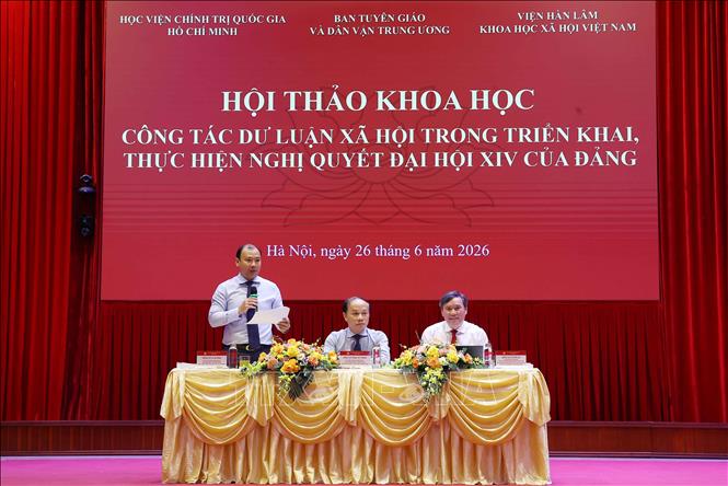 Các đại biểu chủ trì hội thảo. Ảnh: Văn Điệp - TTXVN