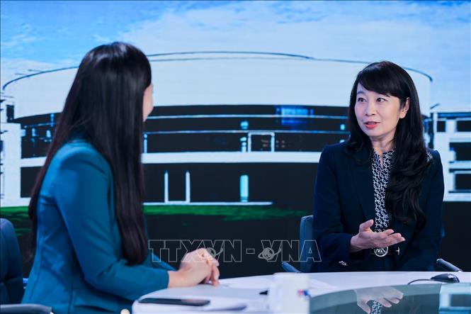 PGS.TS Nguyễn Thị Lan Anh, Thẩm phán Tòa án Quốc tế về Luật Biển (ITLOS) nhiệm kỳ 2026 - 2035 chia sẻ tại buổi tập huấn. Ảnh: Lê Đông - TTXVN