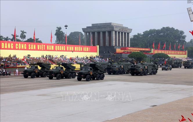  Khối pháo phản lực pháo phản lực BM-21 và tên lửa đạn đạo Scud-B với tên lửa đối đất R-17E trong Lễ Kỷ niệm, diễu binh, diễu hành 80 năm Cách mạng tháng Tám thành công và Quốc khánh nước CHXHCN Việt Nam 2/9/2025. Ảnh: Quốc Khánh - TTXVN