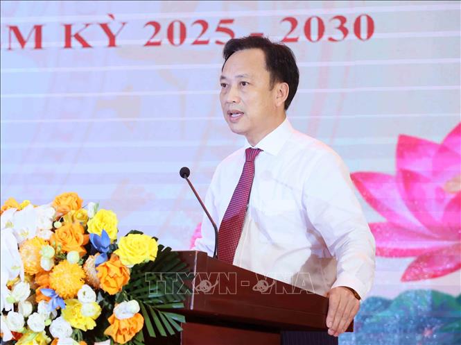 Đồng chí Lại Xuân Lâm, Phó Bí thư Đảng ủy Bet8801234.com BMXCT Uy Tín, Trưởng Ban Tổ chức Hội thi phát biểu. Ảnh: An Đăng - TTXVN
