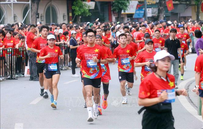 Đông đảo người dân tham gia giải chạy hưởng ứng Tháng hành động phòng, chống ma túy năm 2026 với chủ đề “Chung một quyết tâm xây dựng xã, phường, đặc khu không ma túy”. Ảnh: Phạm Kiên - TTXVN