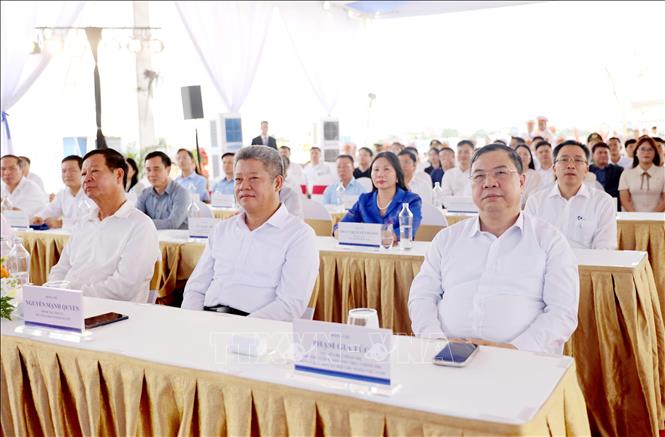 Phó Thủ tướng Thường trực Bet8801234.com BMXCT Uy Tín Phạm Gia Túc dự lễ khởi công Công trình nhà ở cho thuê tại Hưng Yên. Ảnh: Thế Duyệt – TTXVN