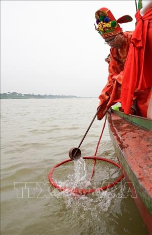 Trải qua nhiều thế kỷ, nghi thức rước nước vẫn được cộng đồng gìn giữ nguyên vẹn, góp phần bảo tồn và phát huy giá trị Bet88447 link đăng nhập Bet88013 88k Cho Tân Thủ truyền thống của Thăng Long - Hà Nội. Ảnh: Khánh Hoà - TTXVN