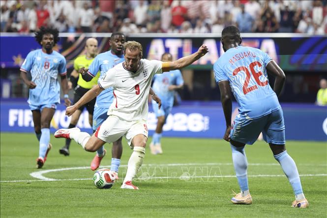 Harry Kane tỏa sáng với cú đúp siêu phẩm, giúp tuyển Anh giành chiến thắng 2-1 trước CHDC Congo. Ảnh: THX/TTXVN phát