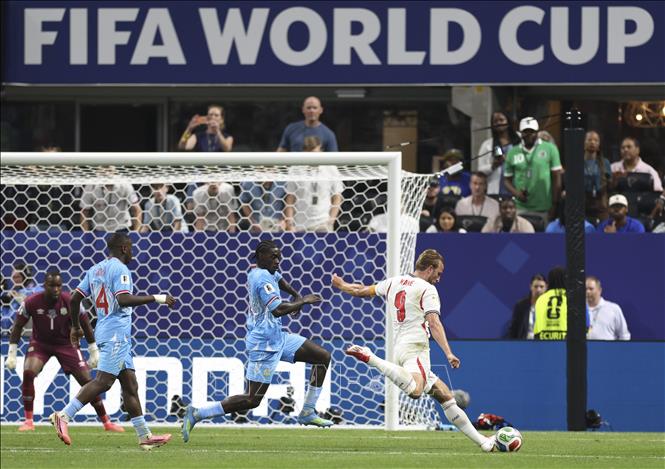 Harry Kane tỏa sáng với cú đúp siêu phẩm, giúp tuyển Anh giành chiến thắng 2-1 trước CHDC Congo. Ảnh: THX/TTXVN phát