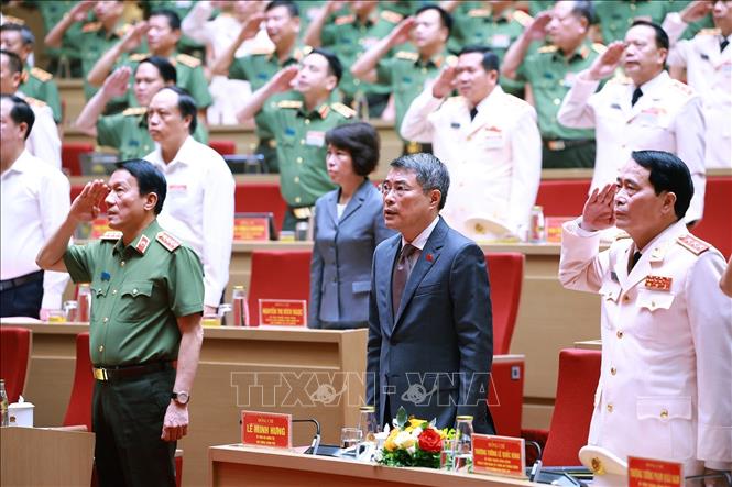 Thủ tướng Lê Minh Hưng và các đại biểu dự Hội nghị sơ kết công tác Công an 6 tháng đầu năm 2026. Ảnh: Dương Giang – TTXVN
