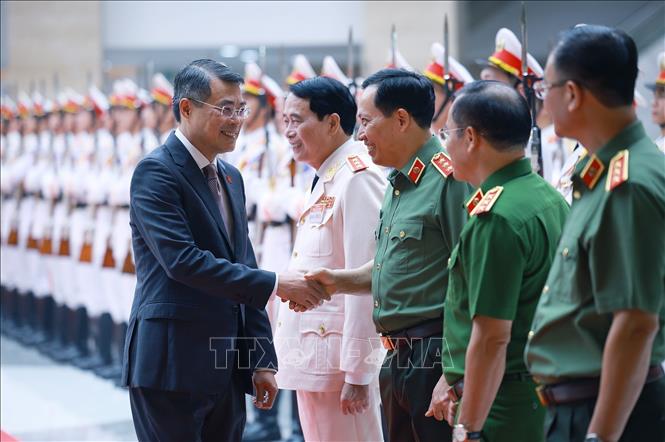 Thủ tướng Lê Minh Hưng với các lãnh đạo Bộ Công an dự Hội nghị sơ kết công tác Công an 6 tháng đầu năm 2026. Ảnh: Dương Giang – TTXVN
