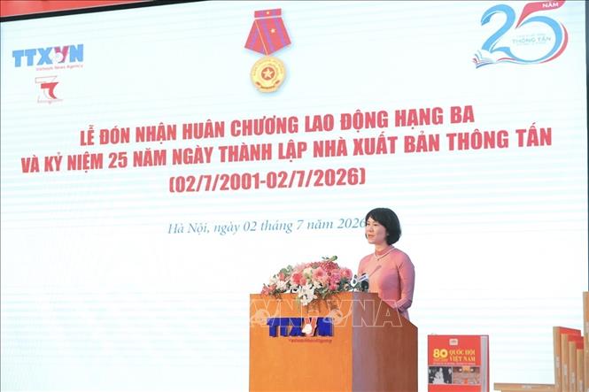 Giám đốc Nhà xuất bản Thông tấn Phùng Thị Mỹ phát biểu. Ảnh: Minh Quyết - TTXVN