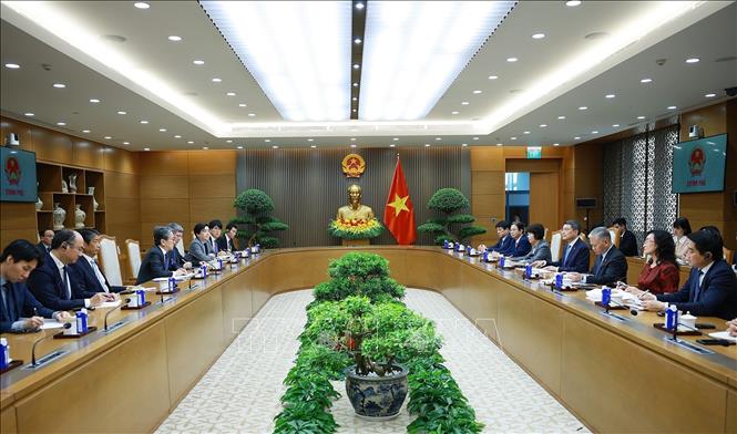 Thủ tướng Lê Minh Hưng tiếp ông Maeda Tadashi, Chủ tịch Ngân hàng hợp tác quốc tế Nhật Bản (JBIC). Ảnh: Dương Giang – TTXVN
