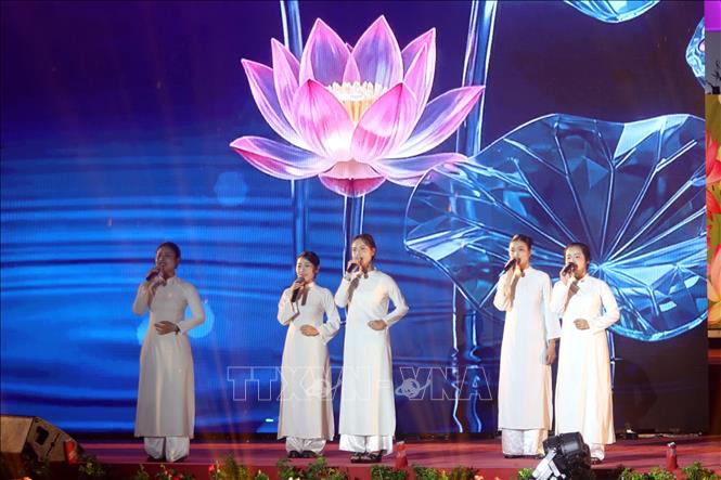 Tiết mục “Hồ Chí Minh đẹp nhất tên người” tại cầu truyền hình 