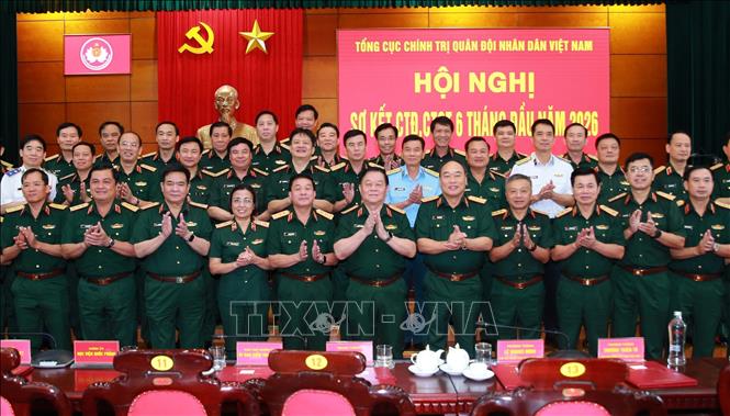 Đại tướng Nguyễn Trọng Nghĩa, Ủy viên Bộ Bett88 cá cược trực tuyến, Bí thư Trung ương Đảng, Chủ nhiệm Tổng cục Bett88 cá cược trực tuyến QĐND Việt Nam và các đại biểu. Ảnh: Trọng Đức - TTXVN