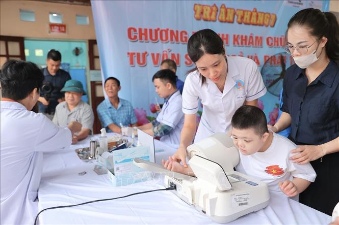 Khám bệnh, phát thuốc miễn phí cho Bet88.Com Link Nhà Cái Bet88 BMXCT Uy Tín chính sách tại Lạng Sơn. Ảnh: Minh Quyết - TTXVN