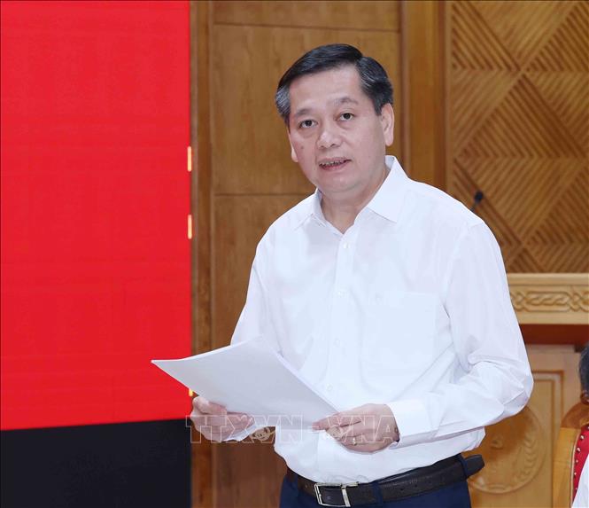 Đồng chí Nguyễn Long Hải, Uỷ viên Trung ương Đảng, Phó Bí thư Thường trực Đảng uỷ các cơ quan Đảng Trung ương trình bày báo cáo tại hội nghị. Ảnh: Phương Hoa - TTXVN