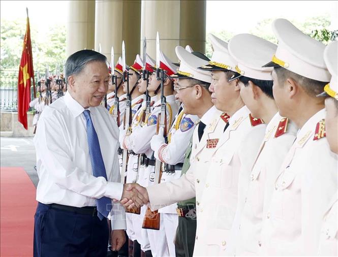 Bet8801234.com cá cược độc quyền, Chủ tịch nước Tô Lâm với các đại biểu. Ảnh: Thống Nhất – TTXVN