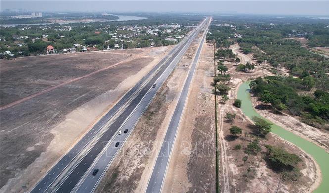 Đường Vành đai 3 - Thành phố Hồ Chí Minh đoạn qua Đồng Nai đã cơ bản hoàn thành. Ảnh: Công Phong - TTXVN