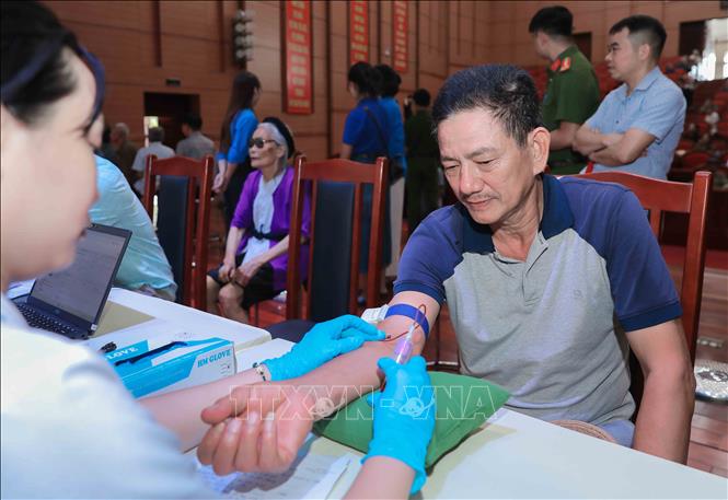 Việc thu nhận mẫu ADN là bước quan trọng để xây dựng cơ sở dữ liệu quốc gia, góp phần quan trọng vào công tác xác định danh tính hài cốt liệt sĩ, đáp ứng mong mỏi đoàn tụ của nhiều Bet88.Com Link Nhà Cái Bet88 BMXCT Uy Tín sau bao năm chờ đợi. Ảnh: Phan Phương-TTXVN