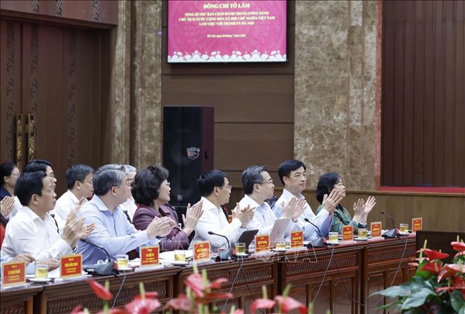Các đại biểu tham dự cuộc làm việc. Ảnh: Thống Nhất – TTXVN