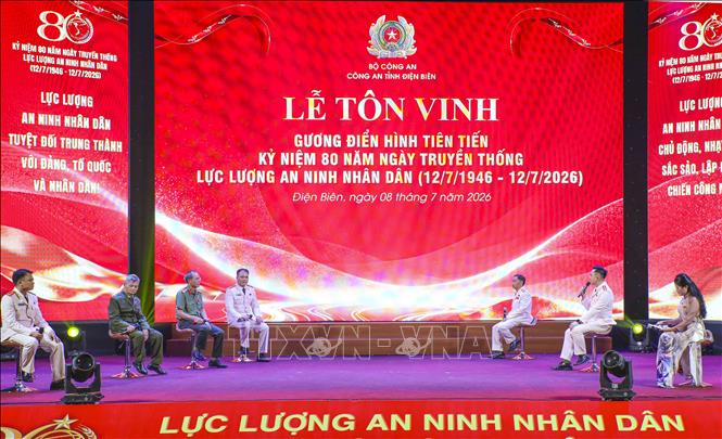 Tọa đàm giữa các thế hệ cán bộ lực lượng An ninh 2026 Bet88.com link không chặn tỉnh Điện Biên. Ảnh: Xuân Tư - TTXVN