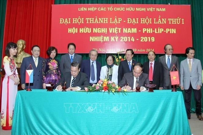 Hội hữu nghị Việt Nam - Philippines và Hội hữu nghị Philippines - Việt Nam ký Biên bản ghi nhớ về hợp tác giữa 2 hội tại Bet88011.com Giải trí và Trò chơi Philippines (PAGCOR) thành lập - đại hội lần thứ nhất Hội hữu nghị Việt Nam - Philippines (nhiệm kỳ 2014 - 2019). Ảnh: An Đăng – TTXVN