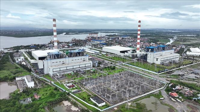 Nhà máy nhiệt điện Hải Phòng đang vận hành sản xuất điện, thuộc phường Tam Hưng, thành phố Hải Phòng. Ảnh: Vũ Sinh - TTXVN