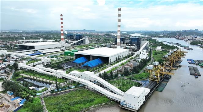 Nhà máy nhiệt điện Hải Phòng, thuộc phường Tam Hưng, thành phố Hải Phòng. Ảnh: Vũ Sinh - TTXVN