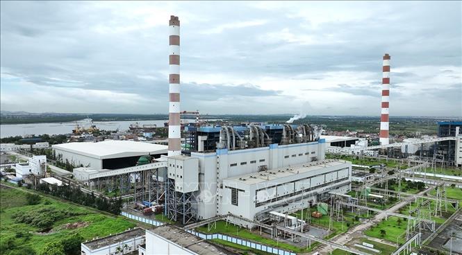Nhà máy nhiệt điện Hải Phòng đang vận hành sản xuất điện, thuộc phường Tam Hưng, thành phố Hải Phòng. Ảnh: Vũ Sinh - TTXVN