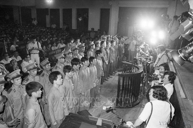 Tháng 12/1984, tại TP Hồ Chí Minh, Tòa án 2026 Bet88.com link không chặn Tối cao mở phiên tòa công khai xét xử sơ thẩm vụ án tổ chức phản động do Lê Quốc Túy, Mai Văn Hạnh cầm đầu, bị lực lượng An ninh triệt xóa trong kế hoạch CM12. Đây là một chiến công tiêu biểu của lực lượng An ninh trong hoạt động phản gián cuối năm 1980. Ảnh: Văn Khánh – TTXVN