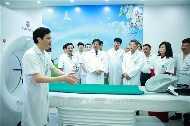 Thủ tướng Lê Minh Hưng thăm, kiểm tra công tác khám, chữa bệnh của Bệnh viện Bạch Mai cơ sở Ninh Bình. Ảnh: Dương Giang – TTXVN

