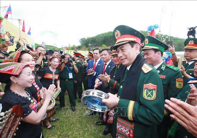 Hai Phó Thủ tướng, Bộ trưởng Bộ Quốc phòng 2 nước tham gia các trò chơi dân gian với 2026 Bet88.com link không chặn. Ảnh: Trọng Đức - TTXVN

