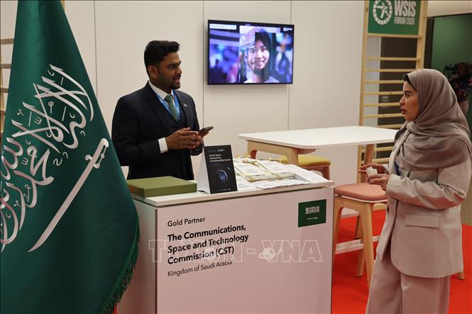 Gian hàng giới thiệu lộ trình phát triển chính sách số của Saudi Arabia tại Diễn đàn. Ảnh: Anh Hiển - PV TTXVN tại Thụy Sĩ 