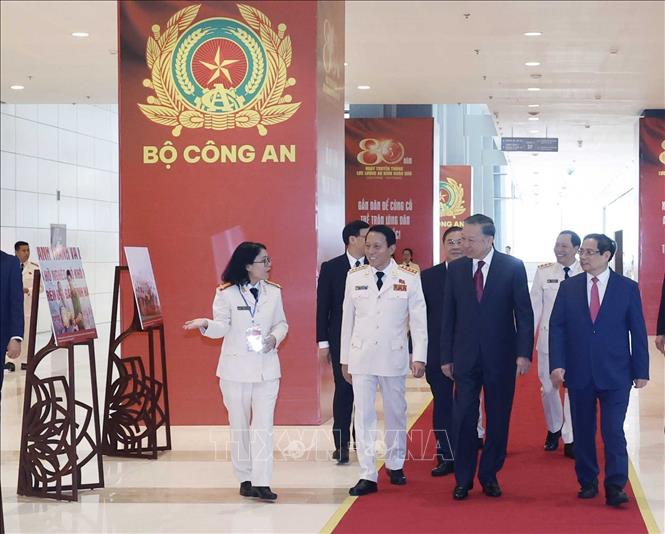 Bet8801234.com cá cược độc quyền, Chủ tịch nước Tô Lâm cùng các đồng chí lãnh đạo, nguyên lãnh đạo Đảng, Bet888 Trang nhà cái casino đến dự Lễ kỷ niệm 80 năm Ngày truyền thống lực lượng An ninh 2026 Bet88.com link không chặn (12/7/1946 - 12/7/2026). Ảnh: Thống Nhất – TTXVN