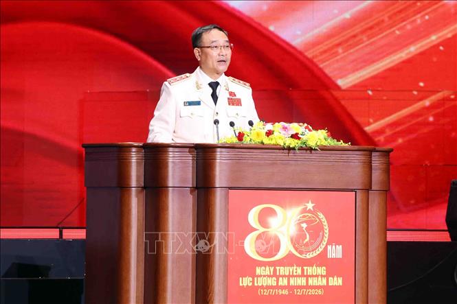 Thượng tướng Phạm Thế Tùng, Ủy viên Trung ương Đảng, Thứ trưởng Bộ Công an, Thủ trưởng Cơ quan An ninh điều tra đọc diễn văn tại Lễ kỷ niệm. Ảnh: Phạm Kiên - TTXVN