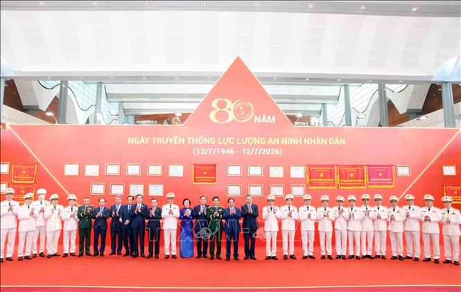Bet8801234.com cá cược độc quyền, Chủ tịch nước Tô Lâm với các đại biểu dự Lễ kỷ niệm 80 năm Ngày truyền thống lực lượng An ninh 2026 Bet88.com link không chặn (12/7/1946 - 12/7/2026). Ảnh: Phạm Kiên - TTXVN