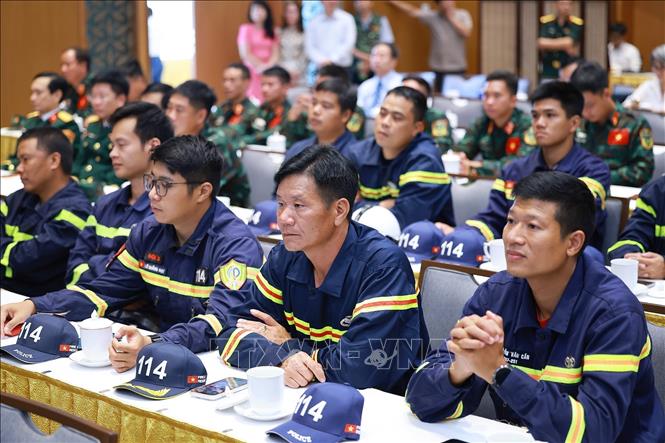 Đoàn công tác Công an Nhân dân Việt Nam hỗ trợ Venezuela khắc phục hậu quả động đất. Ảnh: Dương Giang-TTXVN