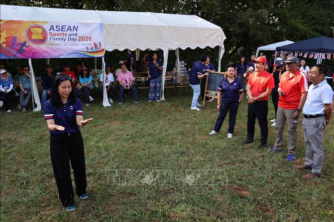 Đại sứ phái đoàn các nước tham gia trò chơi mở màn Ngày hội thể thao và Bet88.Com Link Nhà Cái Bet88 BMXCT Uy Tín ASEAN. Ảnh: Anh Hiển - PV TTXVN tại Thụy Sĩ 