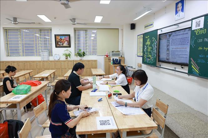 Ngày 12/7/2026, các trường mầm non, tiểu học và THCS trên địa bàn phường Cửa Nam đã triển khai tuyển sinh trực tiếp cho năm học 2026 – 2027. Ảnh: Thanh Tùng - TTXVN 