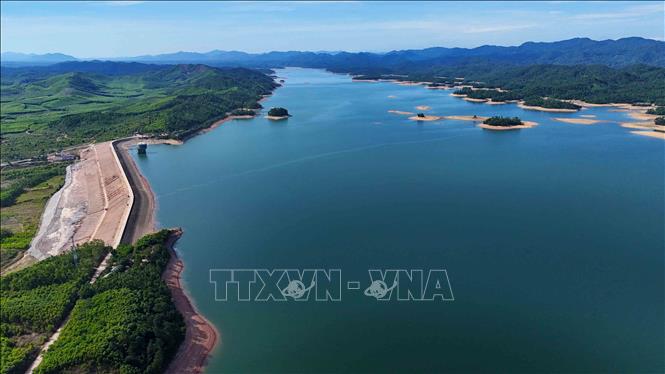 Công trình hồ Kẻ Gỗ được quan tâm đầu tư, tiếp tục phát huy vai trò là công trình thủy lợi trọng điểm của Hà Tĩnh. Ảnh: Hữu Quyết – TTXVN