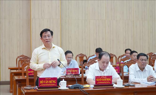 Chủ tịch UBND tỉnh An Giang Hồ Văn Mừng phát biểu. Ảnh: Văn Sĩ - TTXVN                               
