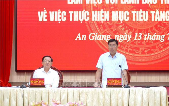 Bí thư Tỉnh ủy An Giang Nguyễn Tiến Hải phát biểu. Ảnh: Văn Sĩ - TTXVN